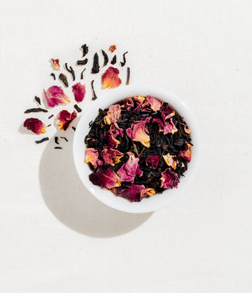 Rose Black iced tea brewed in a glass – Art of Tea